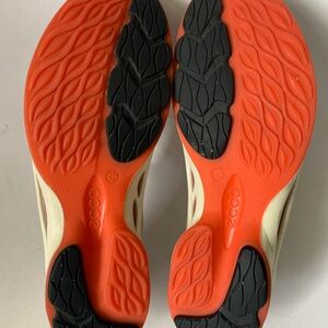 Very comfy & excellent condition running shoes